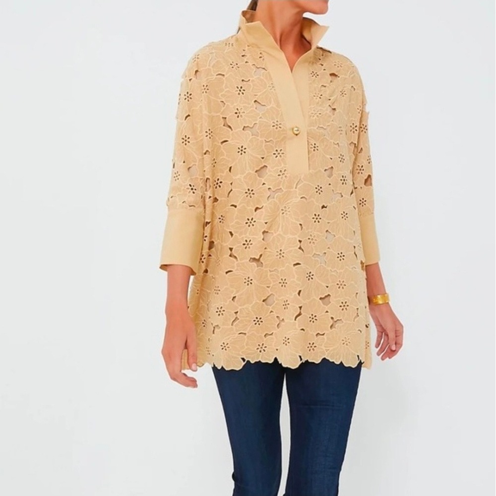 Tuckernuck Willow Blouse Floral Eyelet Sand Floral Tunic Top Gold Button Size S